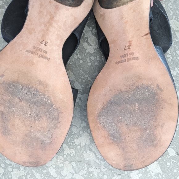 Cydwoq Vintage Leather Open Toe Booties - Picture 14 of 16